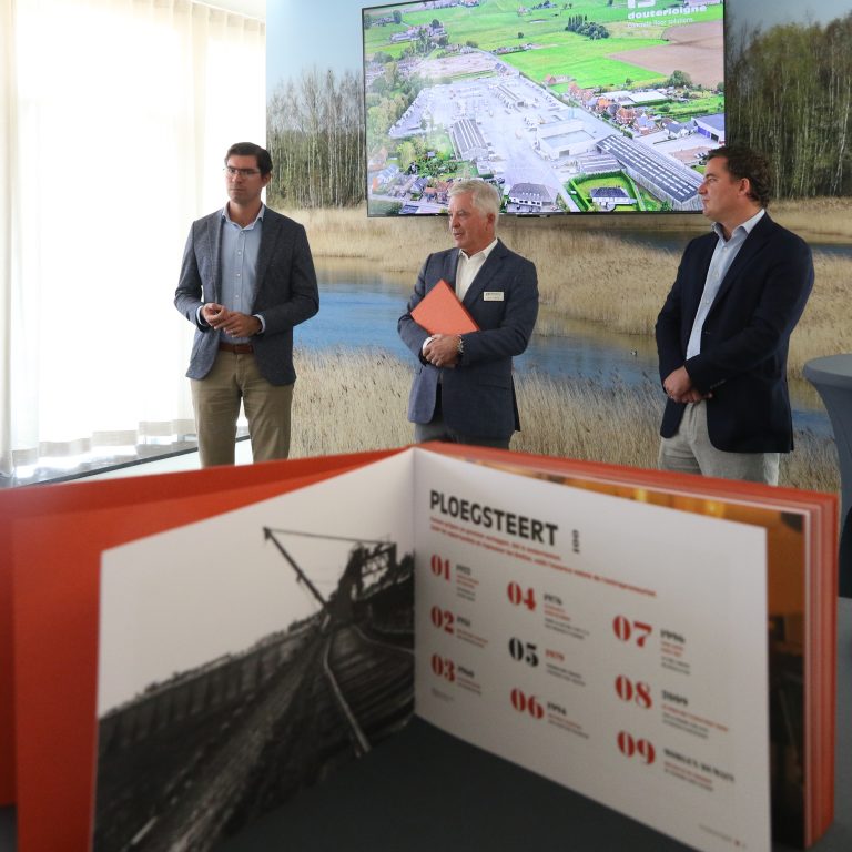 Uniek Bedrijfsboek op maat voor familiebedrijf Ploegsteert