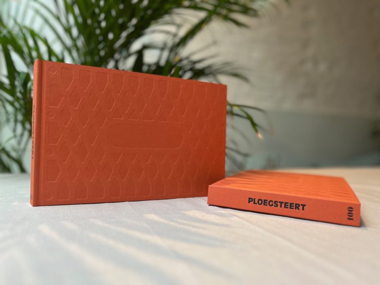 Uniek Bedrijfsboek op maat voor familiebedrijf Ploegsteert