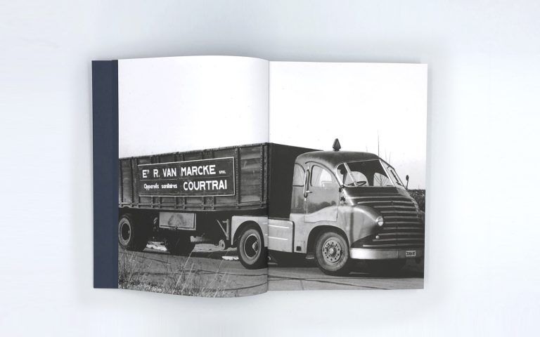 Uniek legacy boek op maat voor familiebedrijf Van Marcke. Ontworpen door creatieve studio 'Studio Kemmers'