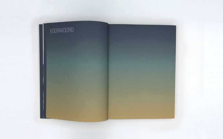 Uniek legacy boek op maat voor familiebedrijf Van Marcke. Ontworpen door creatieve studio 'Studio Kemmers'