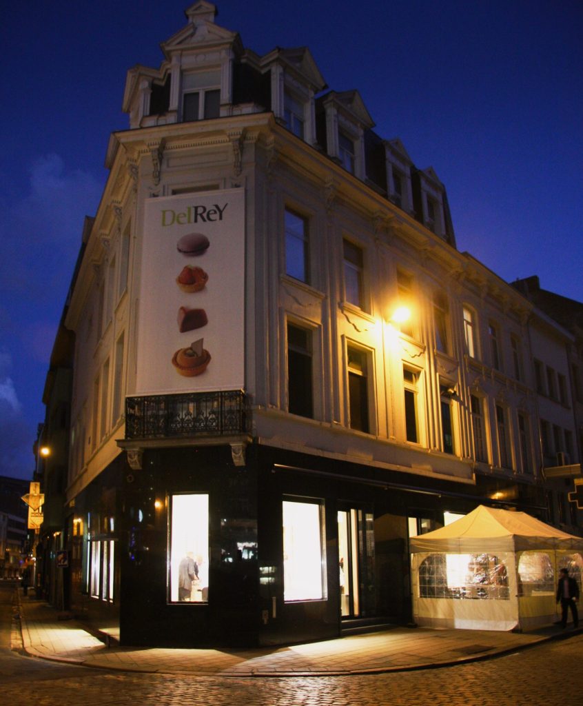 Uniek legacyboek op maat voor familiebedrijf DelReY. Ontworpen door creatieve studio Studio Kemmers