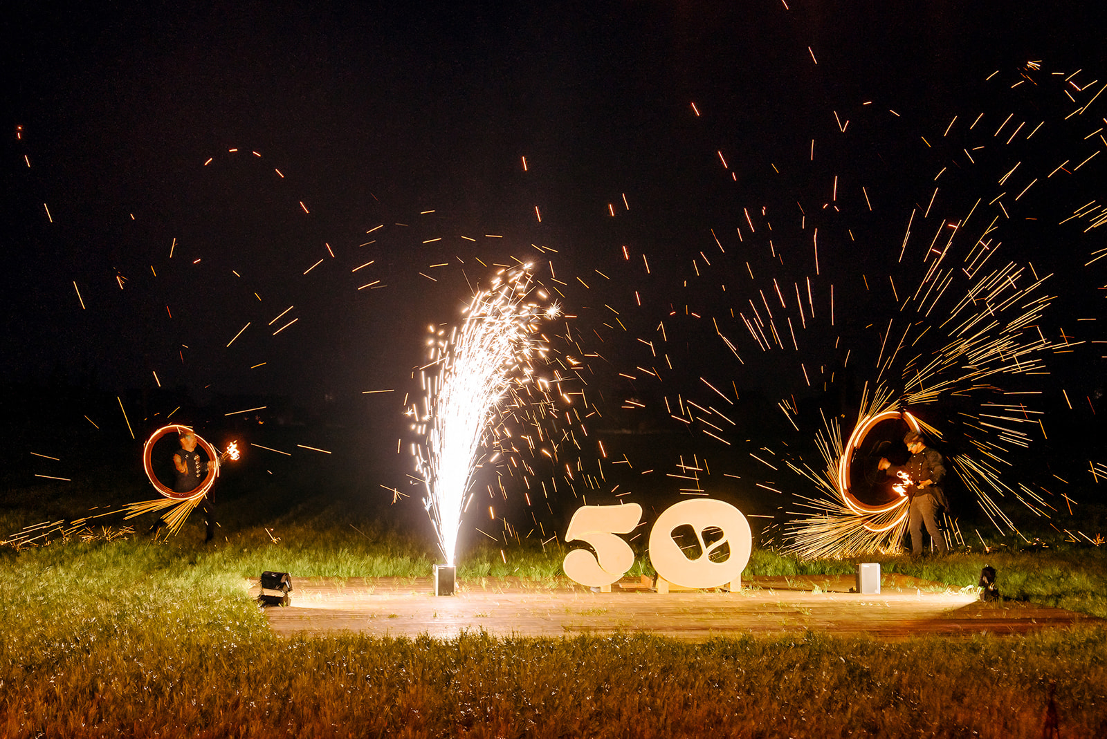 Een jubileum voor je familiebedrijf — zoals een 50- of 75-jarig bestaan — is hét moment om de balans op te maken en in een legacy boek te gieten.